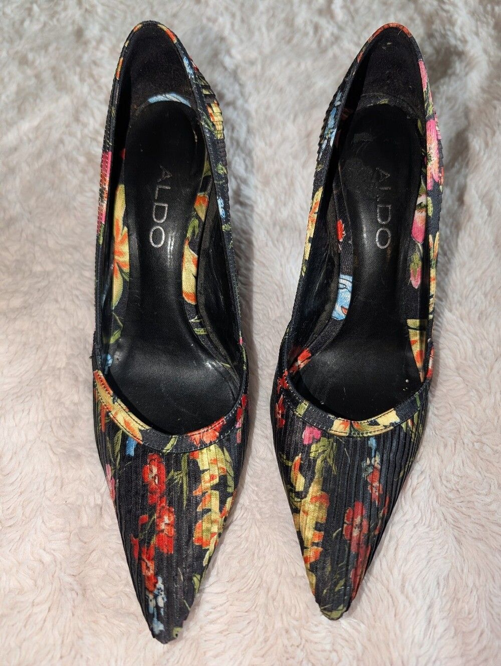 ALDO Black Floral pleated Satin Pointed-Toe Heels Floral Red Yellow Blue